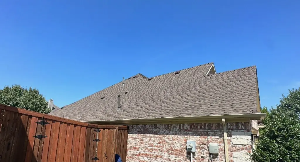 Completed roof replacement project in Sienna